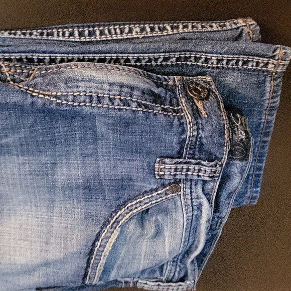 Silver Jeans Co. Gordie Loose Fit Washed Jeans (40/32) - Picture 3 of 7